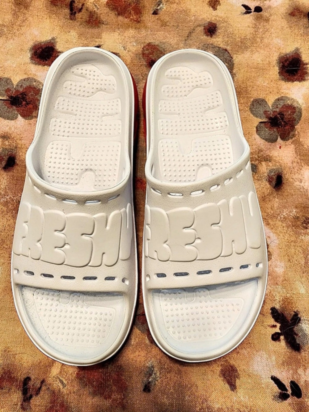 Freshy Cali Slides White & Red US 8 Like New